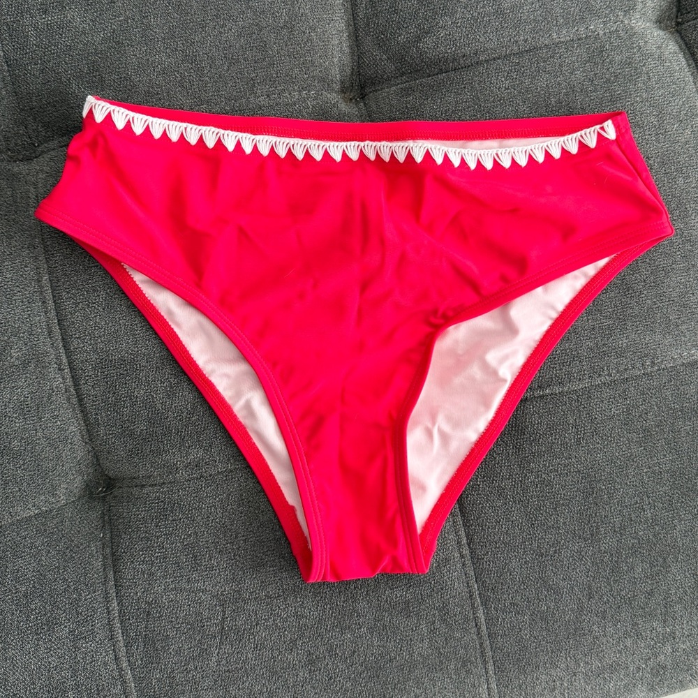 Cupshe Chic High-Waisted Bikini Bottoms with Contrasting Trim - Size S, NWT